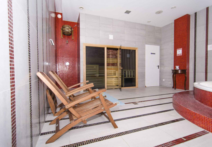 Ανακαίνιση σάουνας με αλάτι Ιμαλαΐων στο κέντρο αθλητισμού και ευεξίας OAZIS