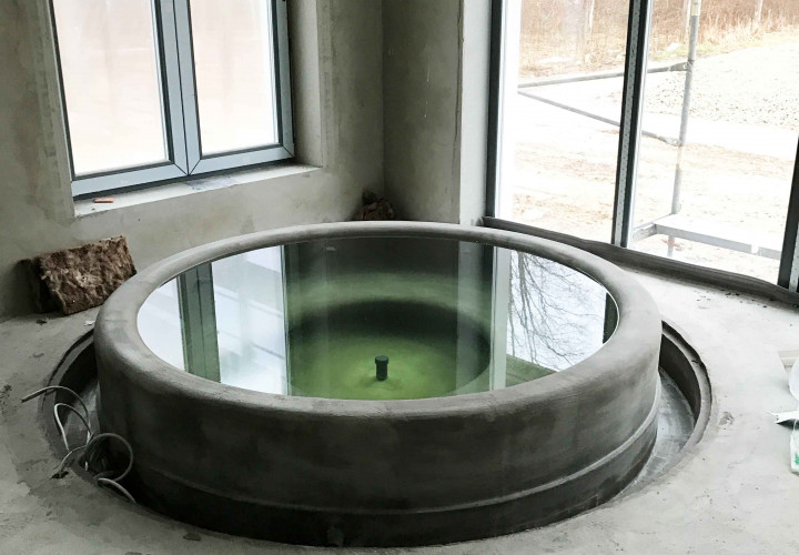 Εσωτερική πισίνα υδρομασάζ