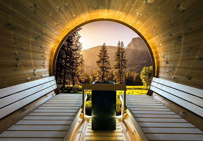 Ένα μεγάλο παράθυρο στη σάουνα: πότε χρειάζεται επιπλέον ισχύς/μόνωση;